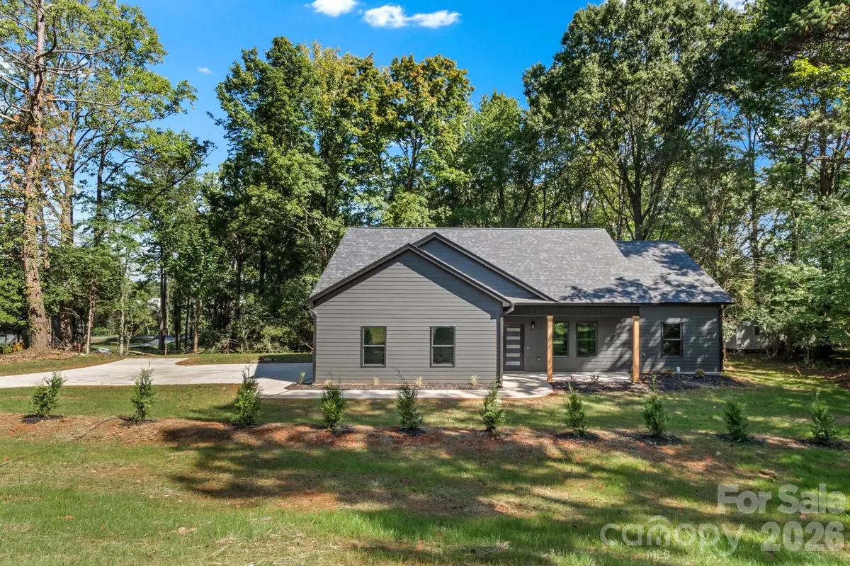 2309 Frederick DR, Winston Salem, NC 27103