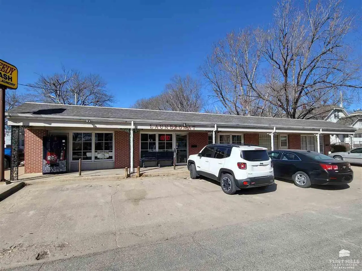 200 N Walnut ST, Abilene, KS 67410