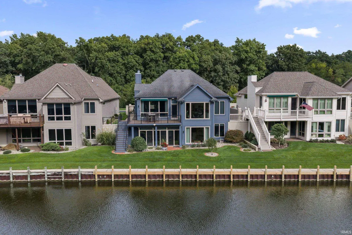 709 Bittersweet Cove DR, Mishawaka, IN 46544