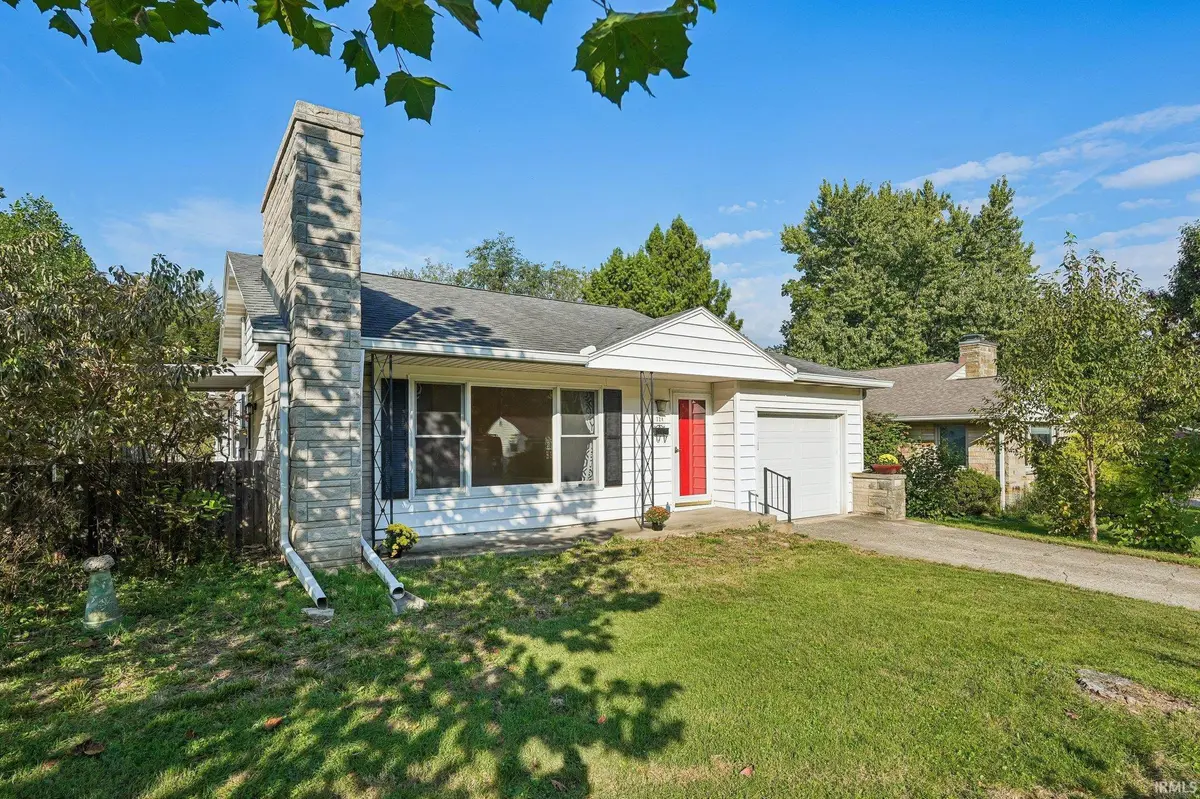 724 S Eastside DR, Bloomington, IN 47401-5261