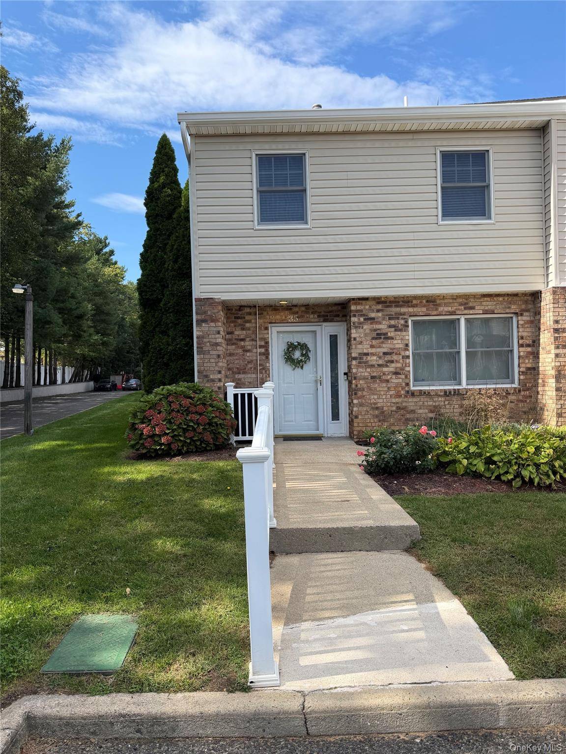 1601 Johnson AVE #35, Elmont, NY 11003