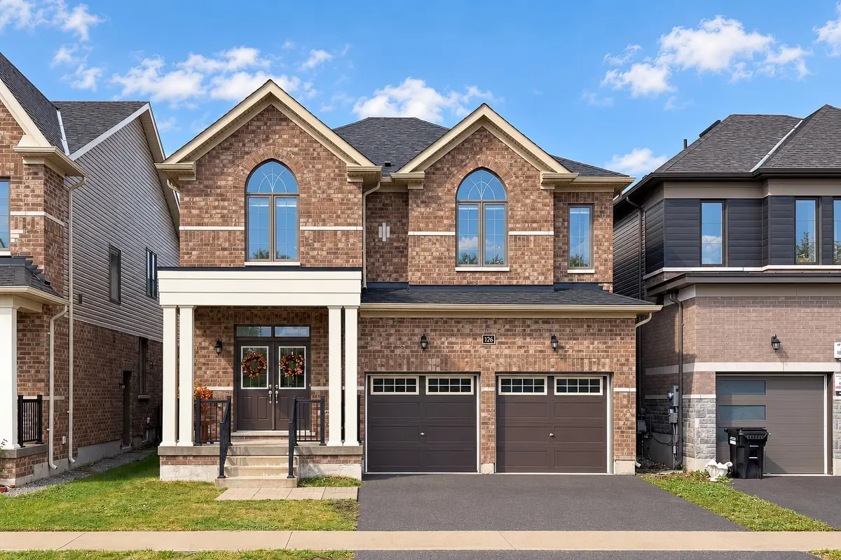 126 Durham AVE, Barrie, ON L9J 0W7
