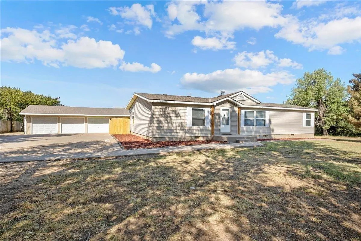3521 S 137th St E, Wichita, KS 67232