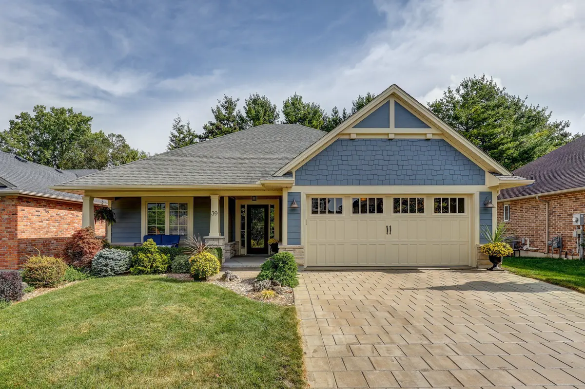 39 Hickory LN, St. Thomas, ON N5R 6K9