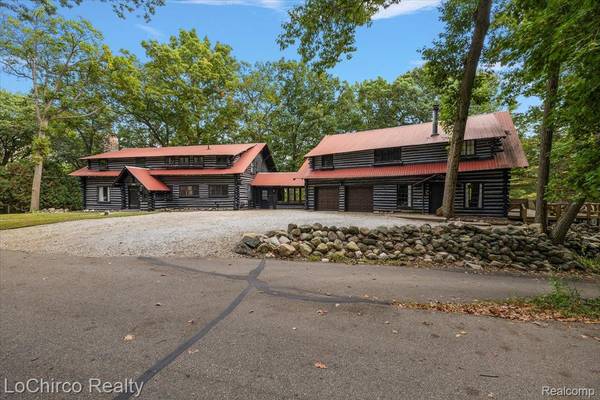 8646 Thendara BLVD, Independence Charter Township, MI 48348