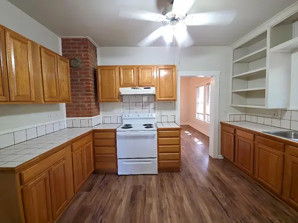 606 Mesquite ST, Bastrop, TX 78602