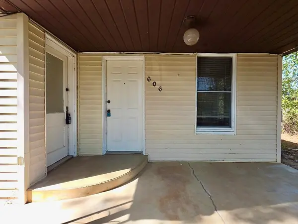 606 Mesquite ST, Bastrop, TX 78602