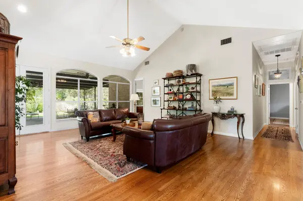 15420 Fox Run DR, Austin, TX 78737