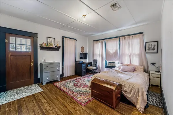 406 N Main ST, La Grange, TX 78945
