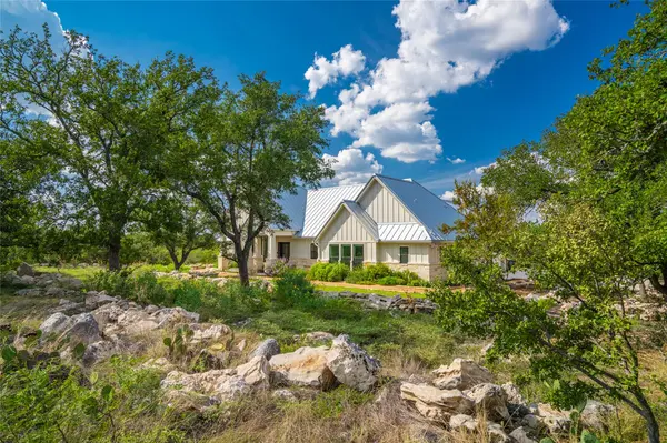 2840 N Grape Creek RD, Fredericksburg, TX 78634