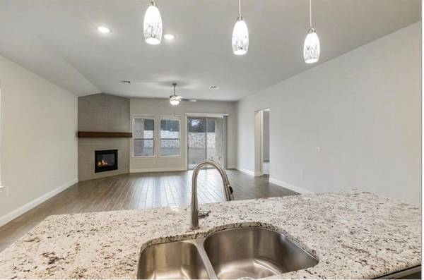 218 Gulfton ST, Lakeway, TX 78738