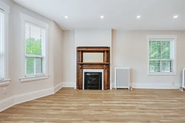 333 Harbord ST #201, Toronto C01, ON M6G 1H3