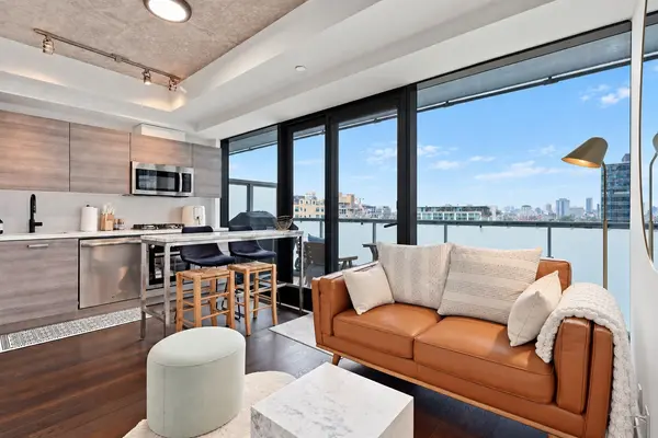 11 Charlotte ST #1305, Toronto C01, ON M5V 0M6