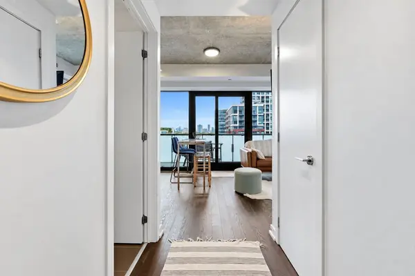 11 Charlotte ST #1305, Toronto C01, ON M5V 0M6