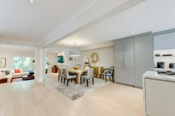 70 Heath ST E, Toronto C09, ON M4T 1S3
