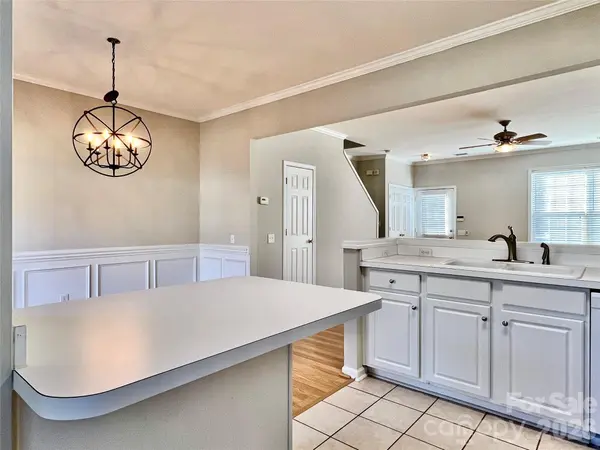 2762 Thornbush CT, Charlotte, NC 28270