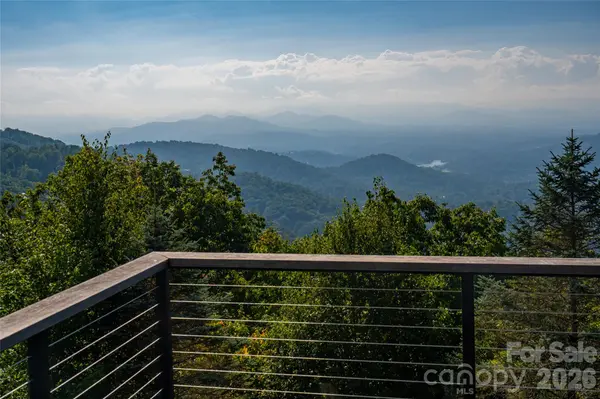 28 Peach Knob DR, Asheville, NC 28804
