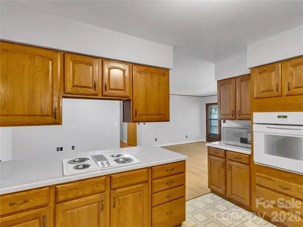250 Camp Creek RD, Whittier, NC 28789