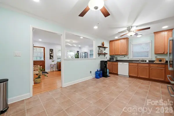1524 Lanewood PL, Charlotte, NC 28208