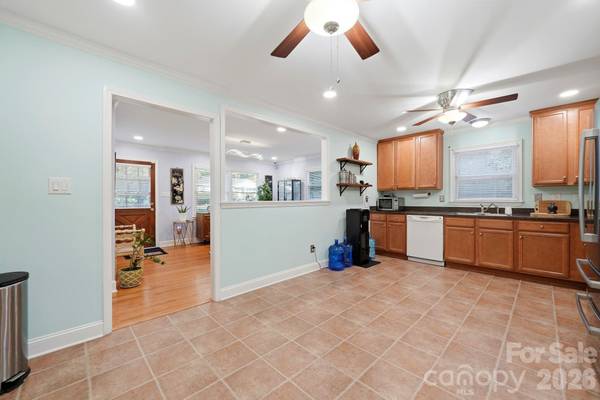 1524 Lanewood PL, Charlotte, NC 28208