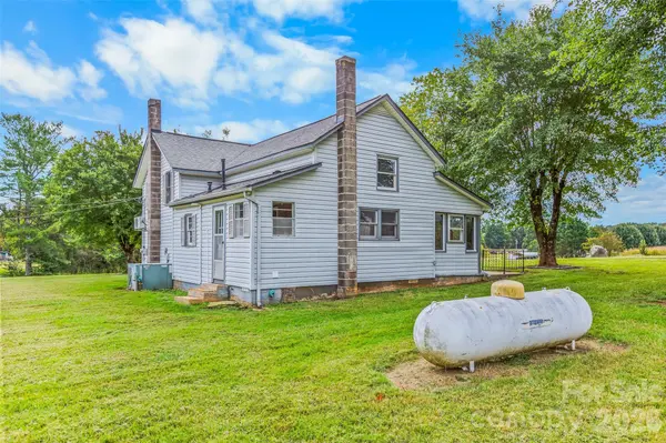 478 Randleman RD, Hamptonville, NC 27020
