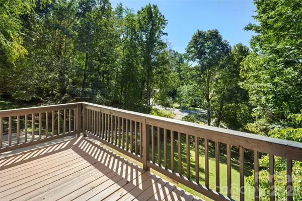 39 Mountain Site LN, Asheville, NC 28803