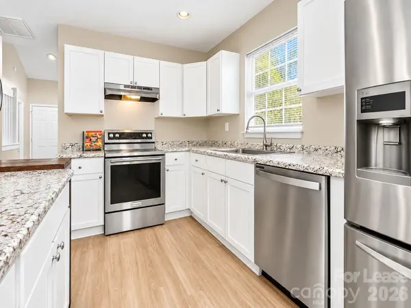 5845 Cougar LN, Charlotte, NC 28269