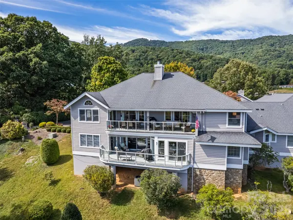 360 Skylark LN, Waynesville, NC 28786
