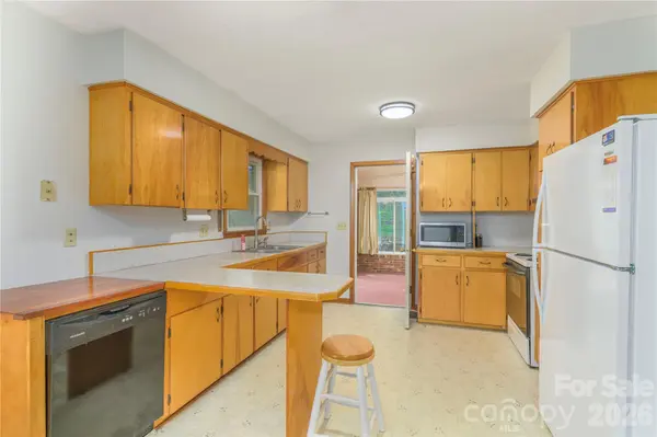 2882 Butler Bridge RD, Mills River, NC 28759