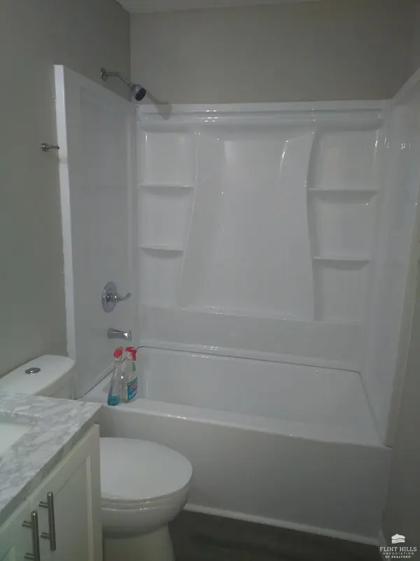 1401 Bel Air DR, Junction City, KS 66441