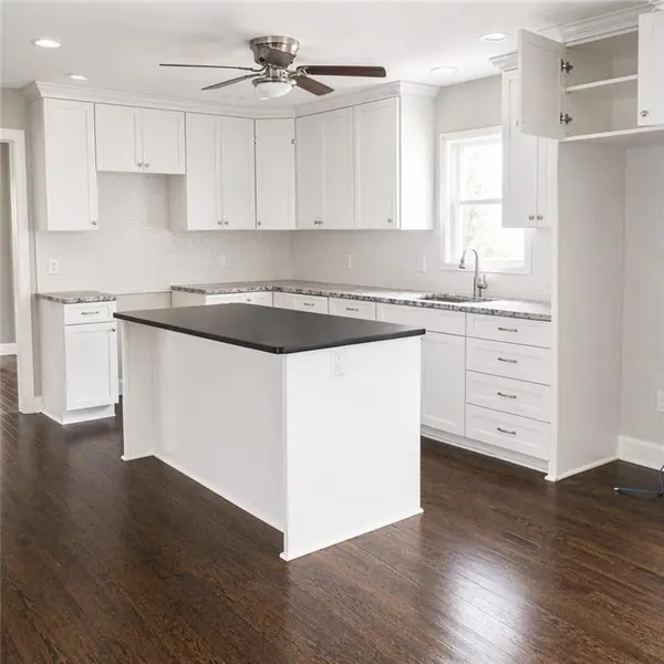 8220 Freeman AVE, Kansas City, KS 66112
