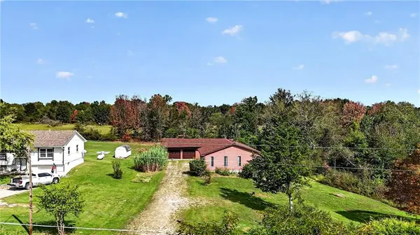 14293 E Quail RD, Nevada, MO 64772