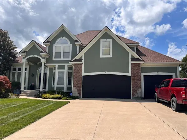 4424 SW Gull Point DR, Lee's Summit, MO 64082