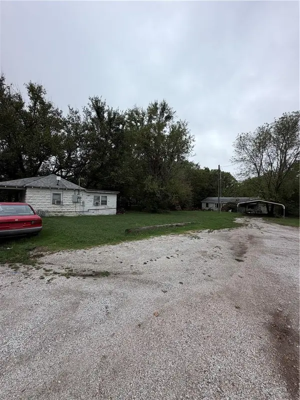 1909 & 1911 Front ST, Galena, KS 66739