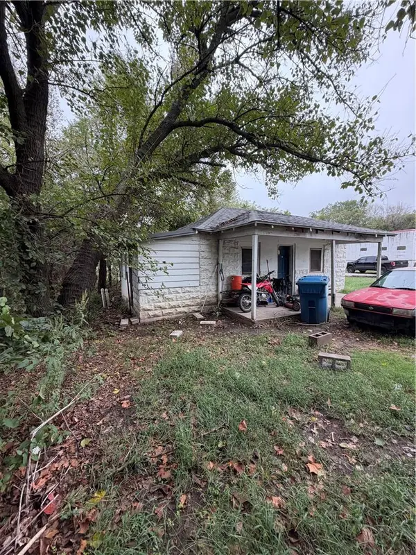 1909 & 1911 Front ST, Galena, KS 66739