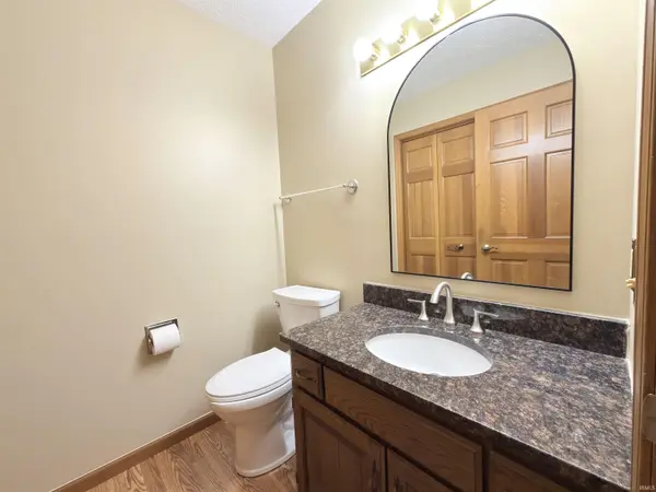 53213 Chelle LN, Granger, IN 46530-8997