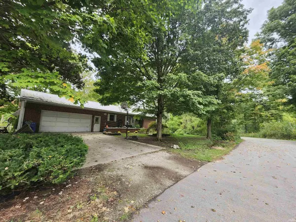 16 S Stickler RD, Columbia City, IN 46725