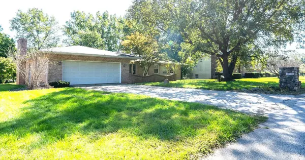 60196 Surrey LN, Elkhart, IN 46517-9427