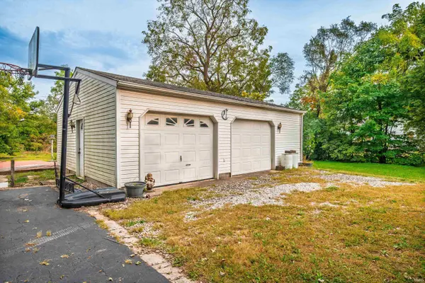 104 N Bennett ST, Muncie, IN 47303