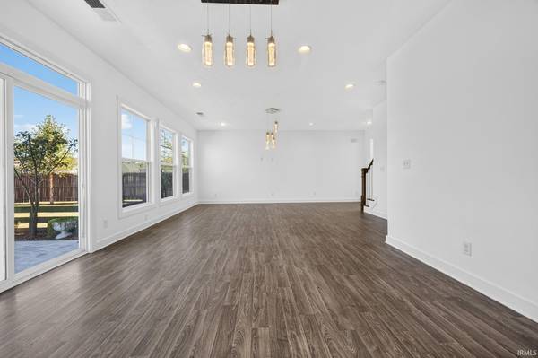 1425 N Niehaus TRL, Huntingburg, IN 47542