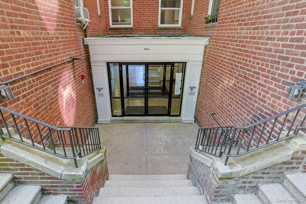 1 Hawley TER #2A, Yonkers, NY 10701