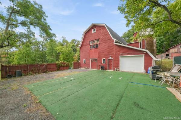 52 Church ST, Poughquag, NY 12570