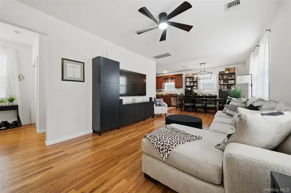 123 Clinton #A, Mineola, NY 11501