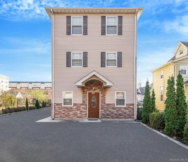123 Clinton #A, Mineola, NY 11501