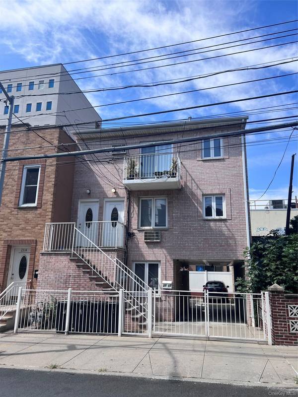 2312 32nd ST, Astoria, NY 11105