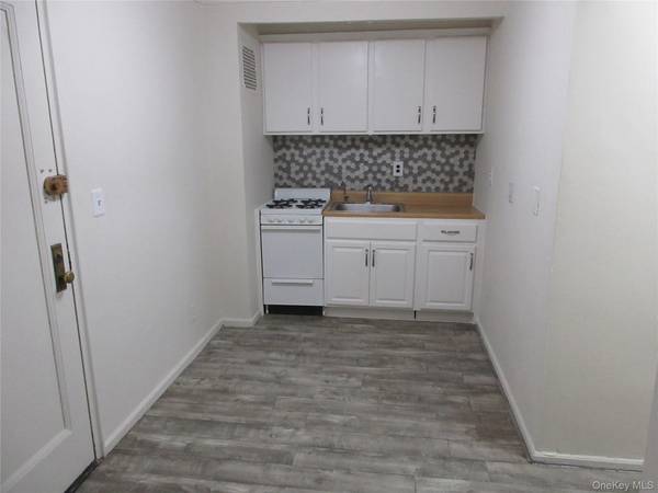 485 East Lincoln AVE #212, Mount Vernon, NY 10550