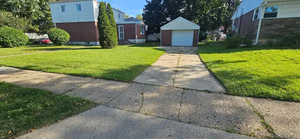 502 Croydon RD, Elmont, NY 11003