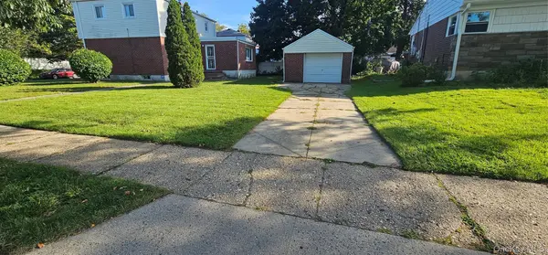 502 Croydon RD, Elmont, NY 11003