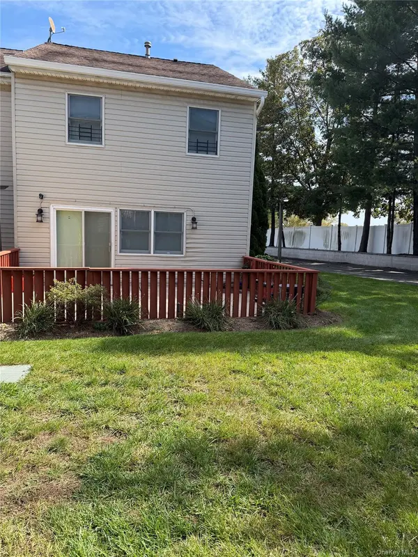 1601 Johnson AVE #35, Elmont, NY 11003