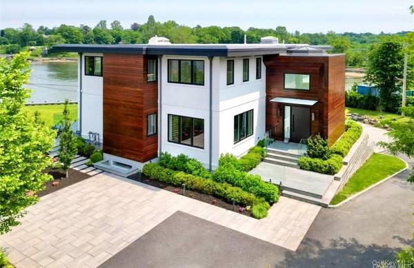 70 CANDY LN, Saddle Rock, NY 11023